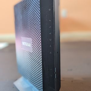 NETGEAR - Nighthawk AC1900 Router with DOCSIS 3.0 Cable Modem - Black